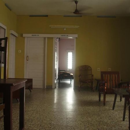 Bed And Bath For 1-8 People Hotell Thiruvananthapuram Exteriör bild