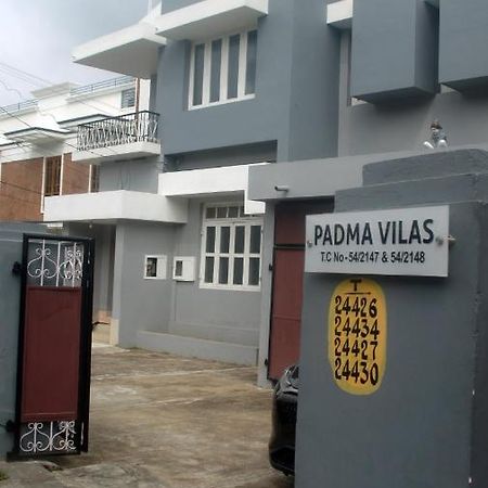 Bed And Bath For 1-8 People Hotell Thiruvananthapuram Exteriör bild