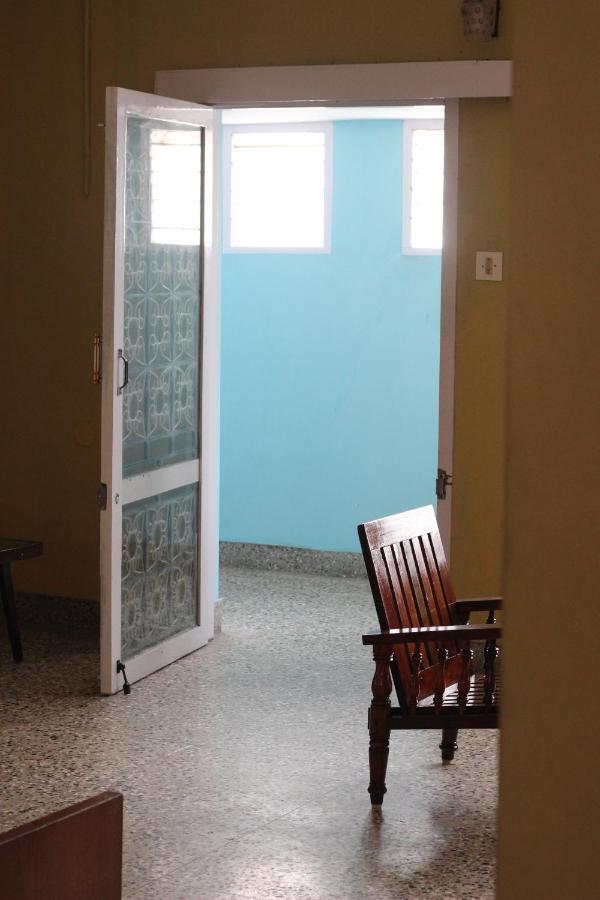 Bed And Bath For 1-8 People Hotell Thiruvananthapuram Exteriör bild