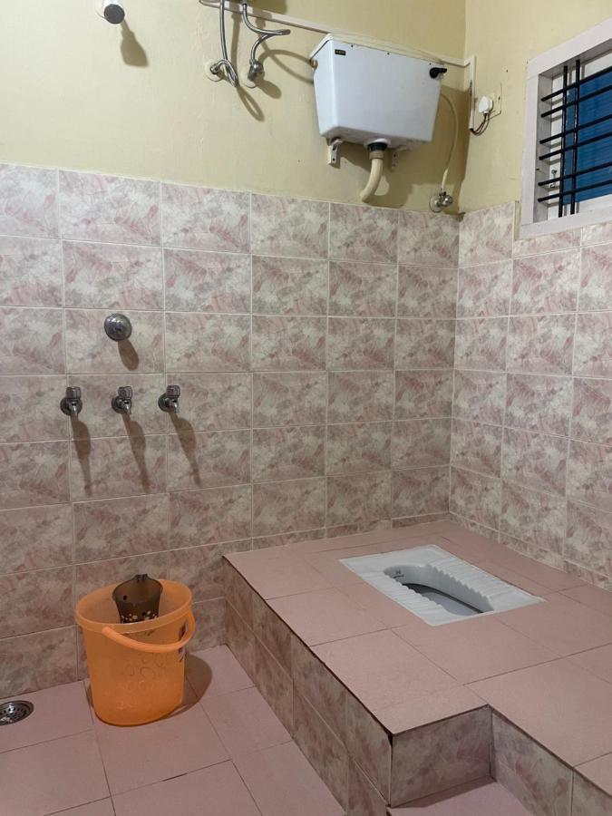 Bed And Bath For 1-8 People Hotell Thiruvananthapuram Exteriör bild