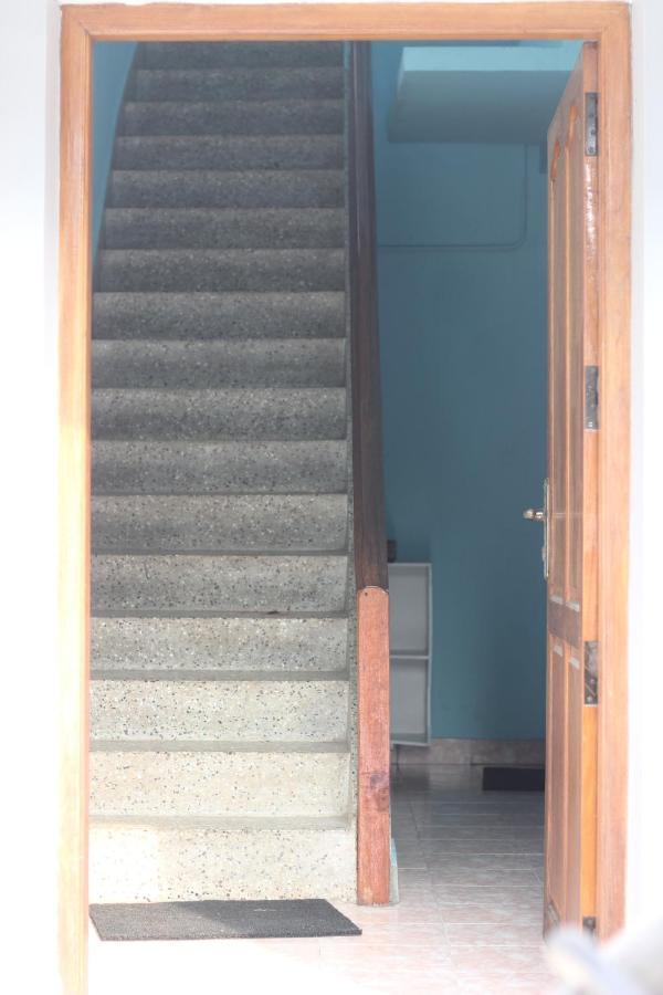 Bed And Bath For 1-8 People Hotell Thiruvananthapuram Exteriör bild