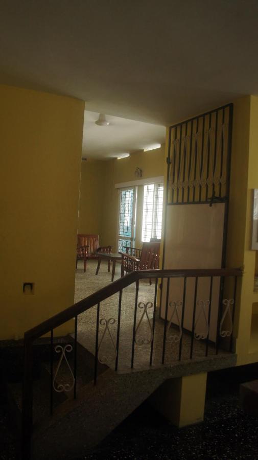 Bed And Bath For 1-8 People Hotell Thiruvananthapuram Exteriör bild