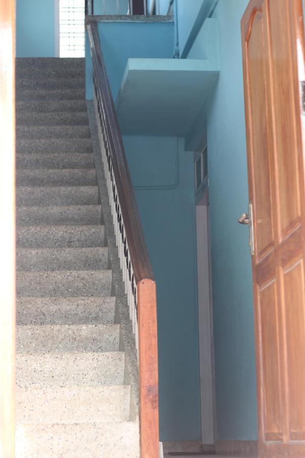 Bed And Bath For 1-8 People Hotell Thiruvananthapuram Exteriör bild