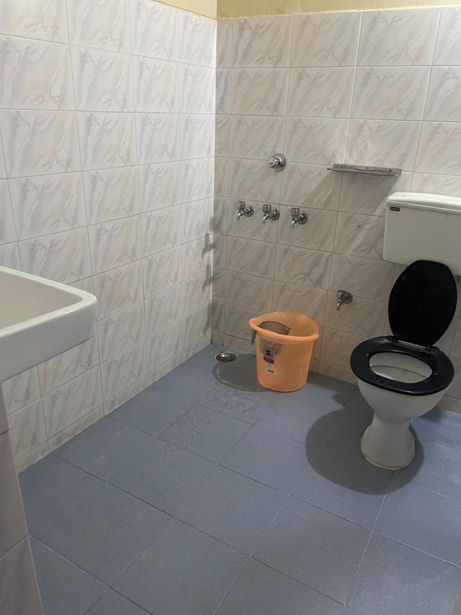 Bed And Bath For 1-8 People Hotell Thiruvananthapuram Exteriör bild